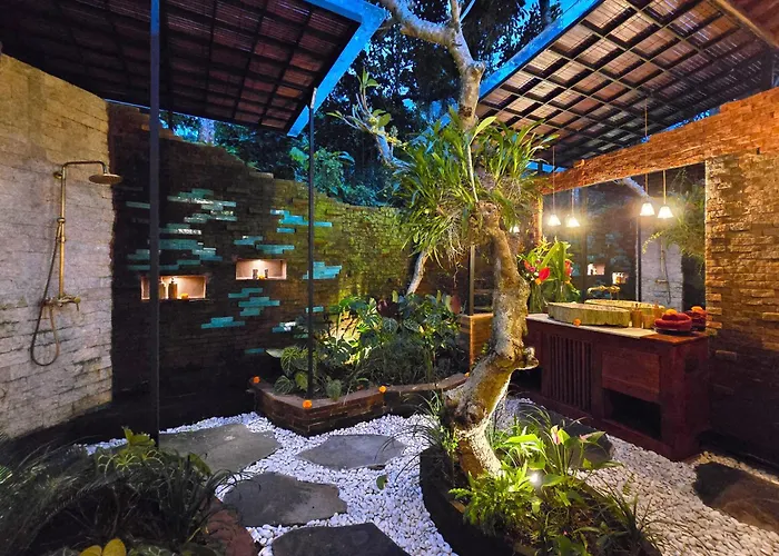 Mahadevi 4 Within Jungle & Private Pool Villa *